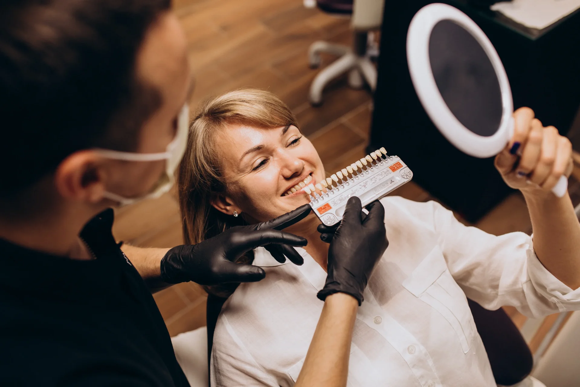 woman-patient-visiting-dentist
