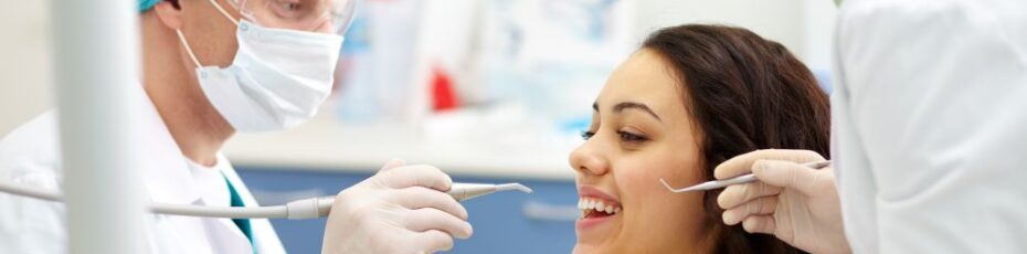 dentist doing dental check-ups