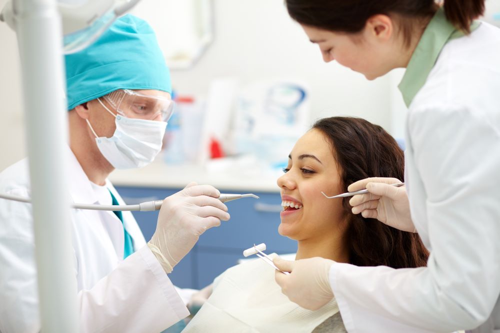 dentist doing dental check-ups