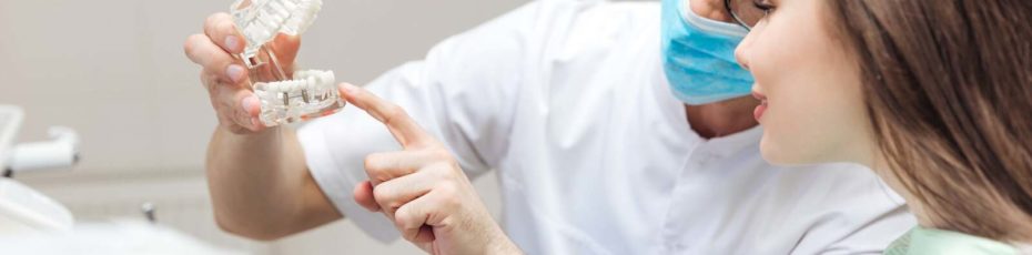 does a broken denture count as a dental emergency?